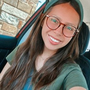 Meet your Posher, Brianna